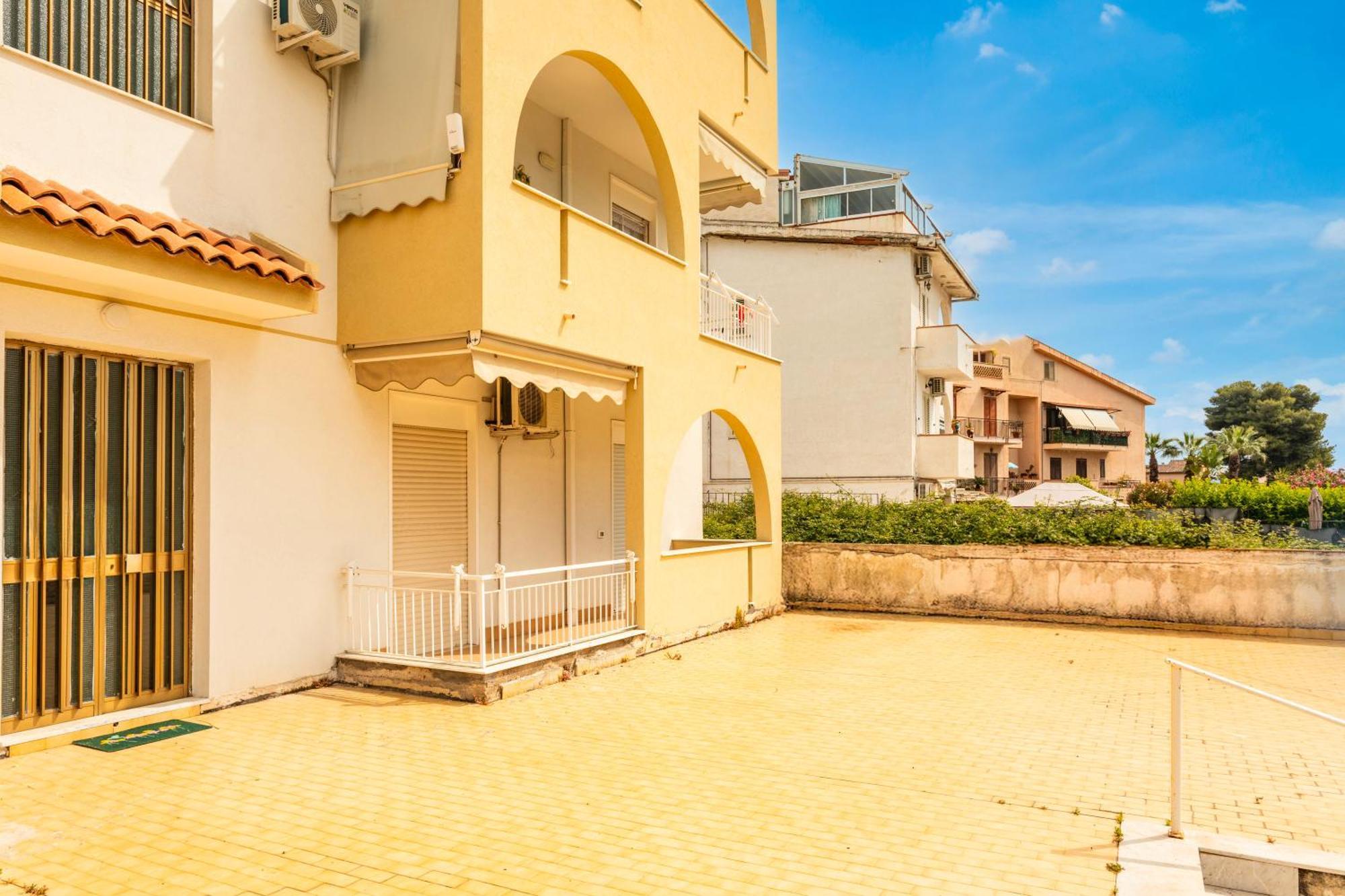 Chiara Home Apartment Джардини-Наксос Экстерьер фото